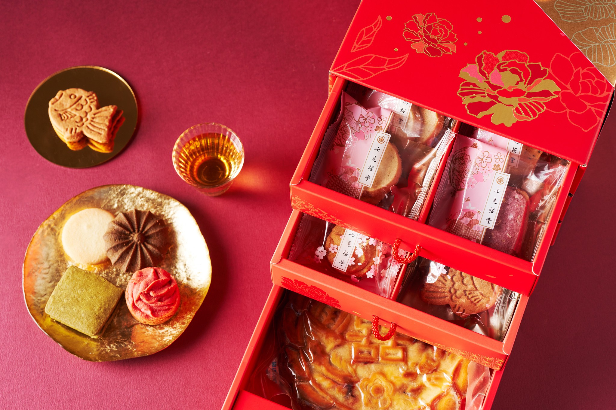 大器和式抽屜︱咲千尋三層禮盒- 七見櫻堂手工喜餅喜餅禮盒| WeddingDay