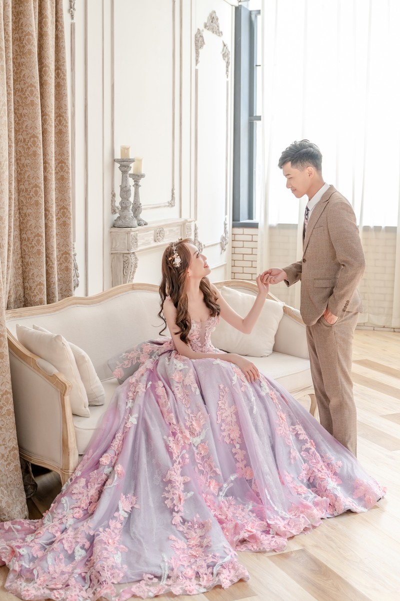 中式禮服款式 推薦 比堤婚紗 推薦客人：彥宇＆玟寧 粉紫色晚禮服