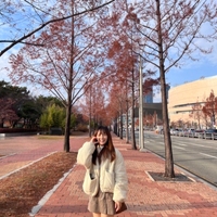 Chi ❨･¨⬮