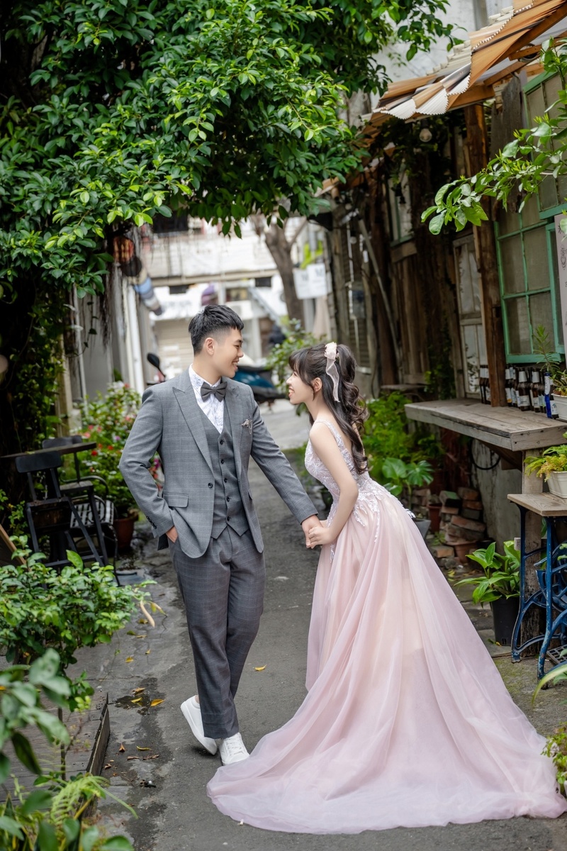 化妝師 推薦 比堤婚紗 推薦客人：Lin＆MiMi 粉色晚禮服