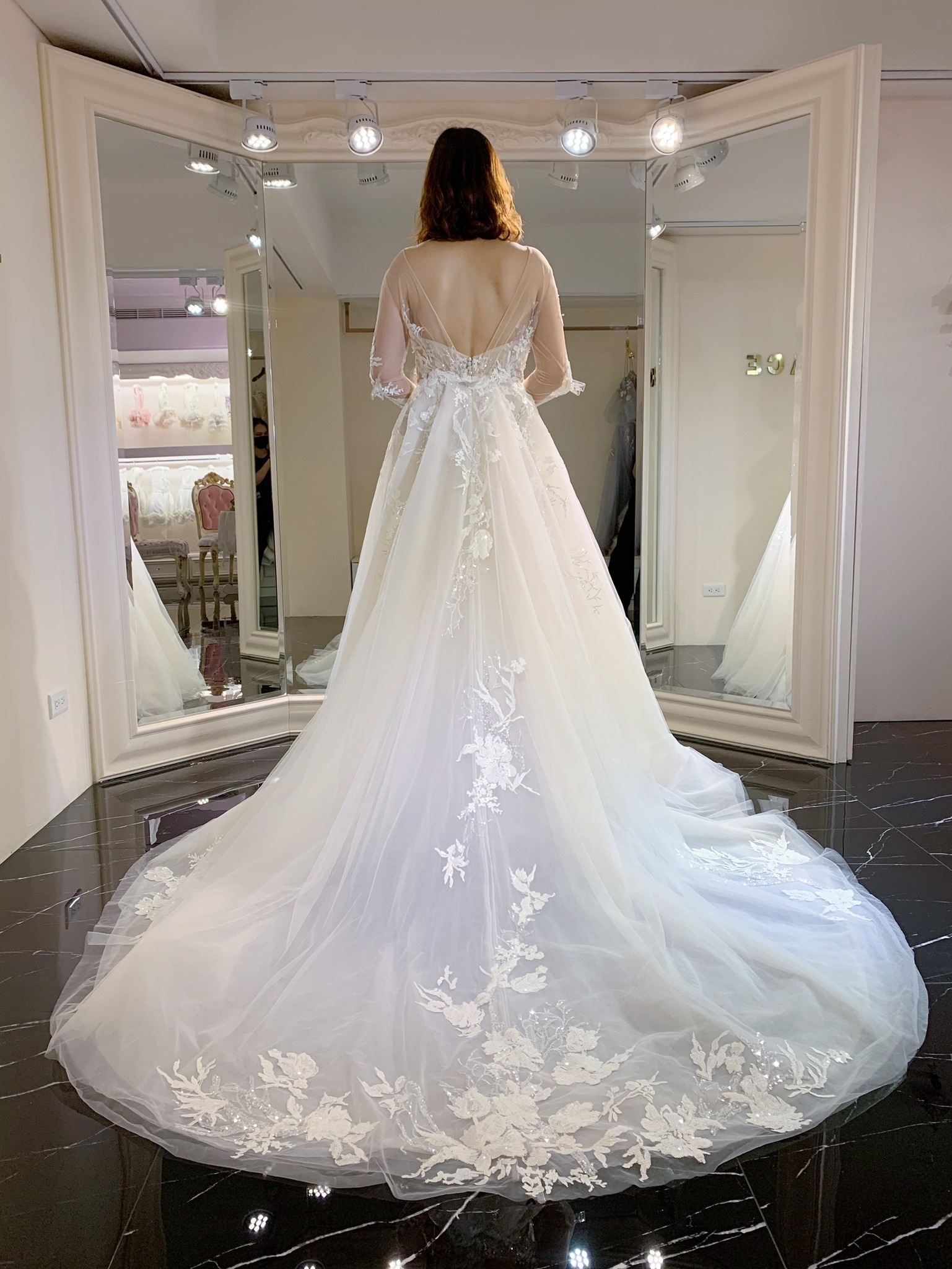 Charming.Lace迷人的訂製手工婚紗 試穿心得-婚禮廠商評價