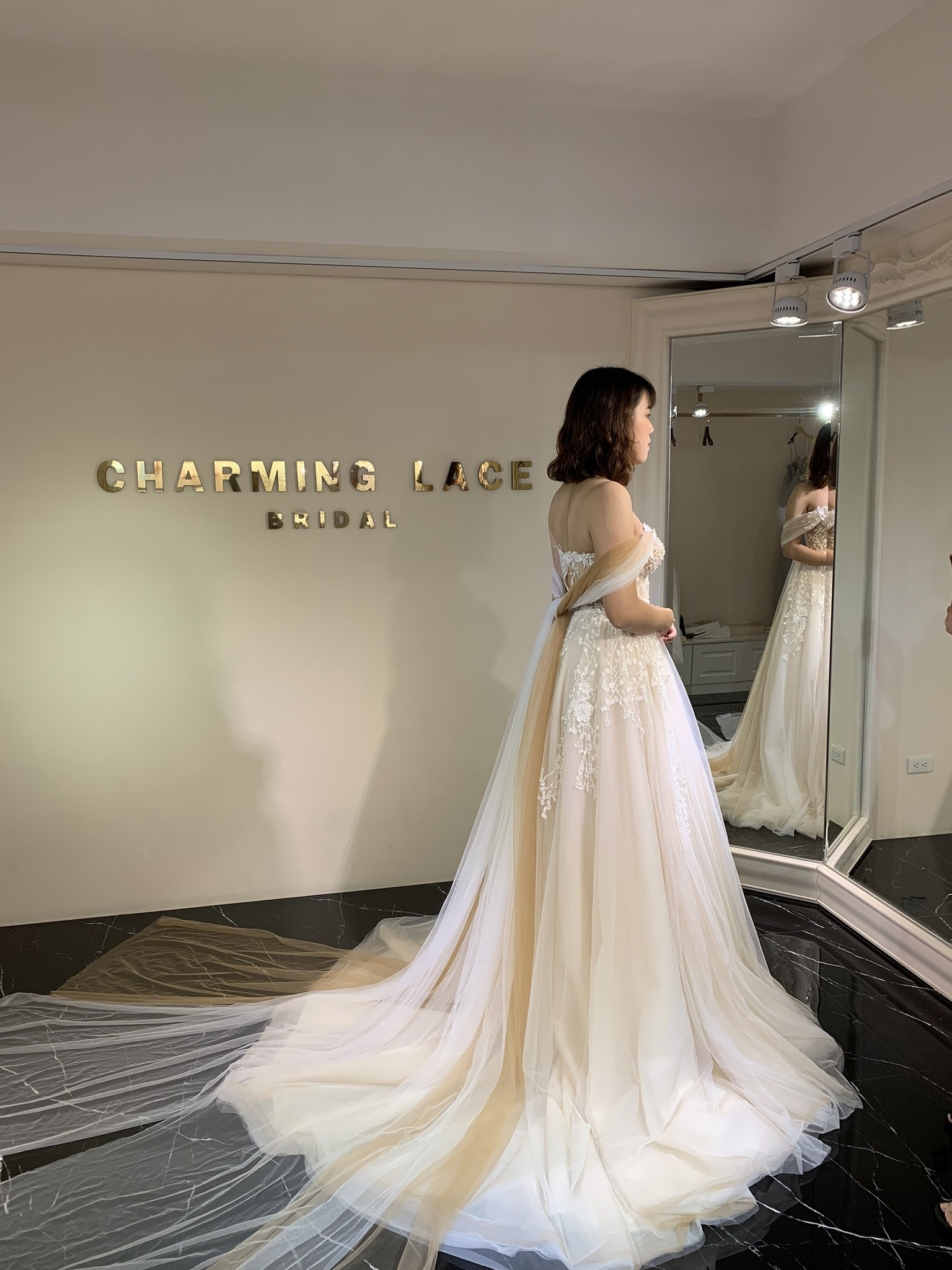 Charming.Lace迷人的訂製手工婚紗 試穿心得-婚禮廠商評價