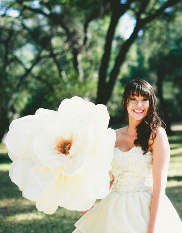 oversized-flower-bouquets-bridal-musings-wedding-blog