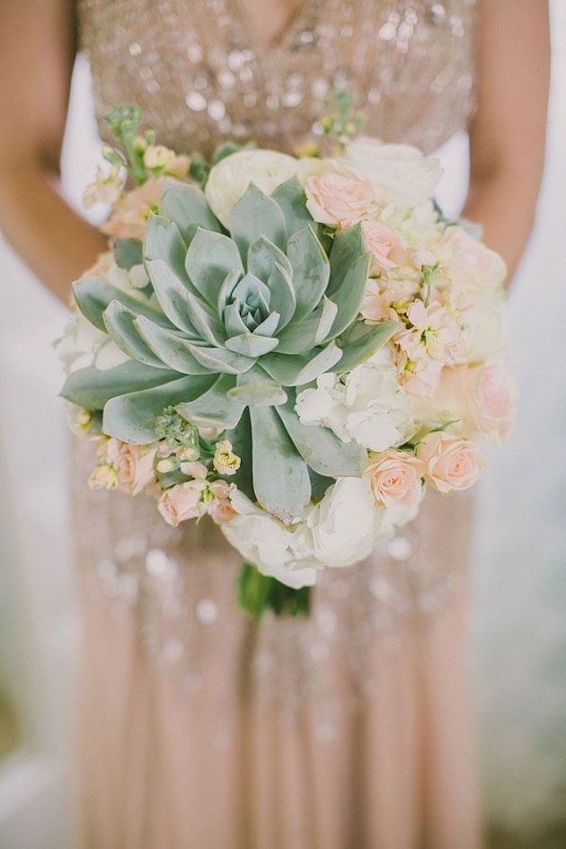 oversize-flower-bouquets-bridal-musings-wedding-blog-11