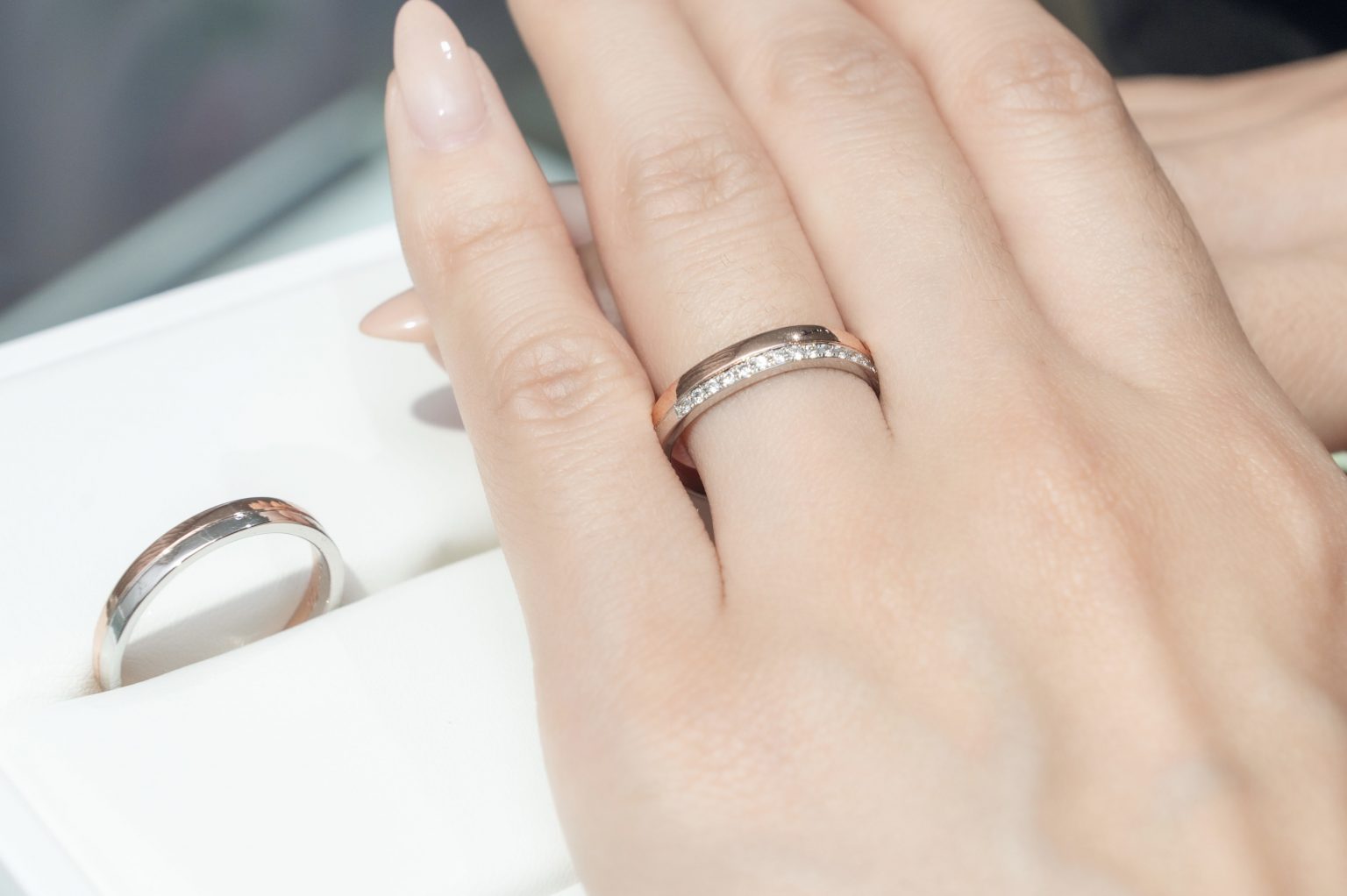 【雙人圓舞曲】活潑、個性，跳色碰撞