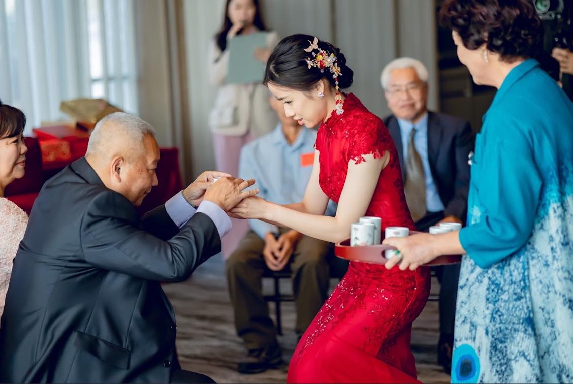 保有奉茶儀式的簡單婚禮