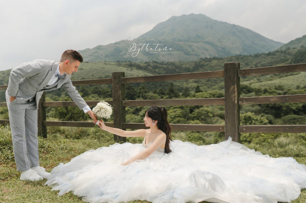 戶外婚禮拖尾婚紗